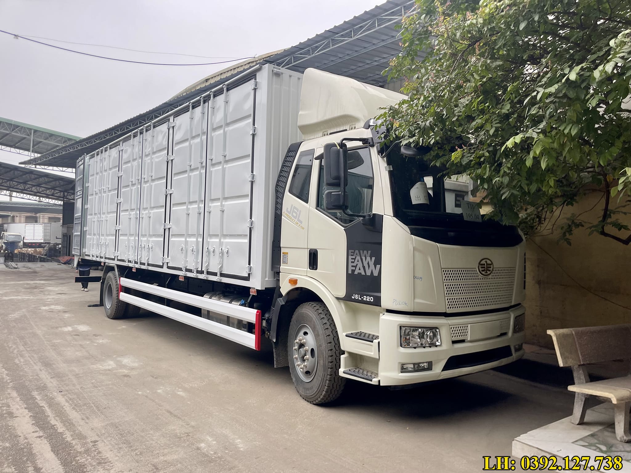 FAW 8 tấn thùng kín