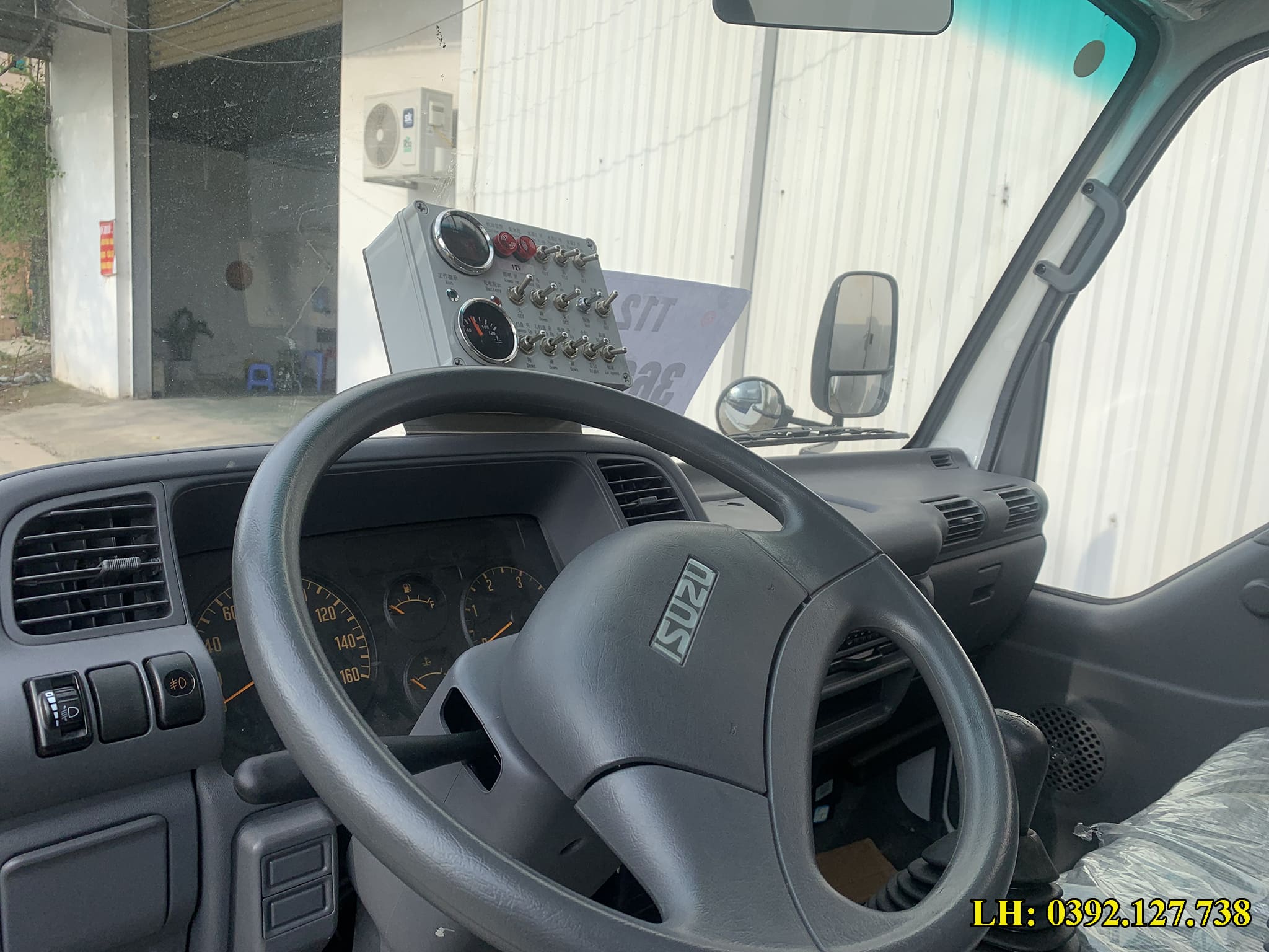 Nội thất xe quét rác 5 khối ISUZU