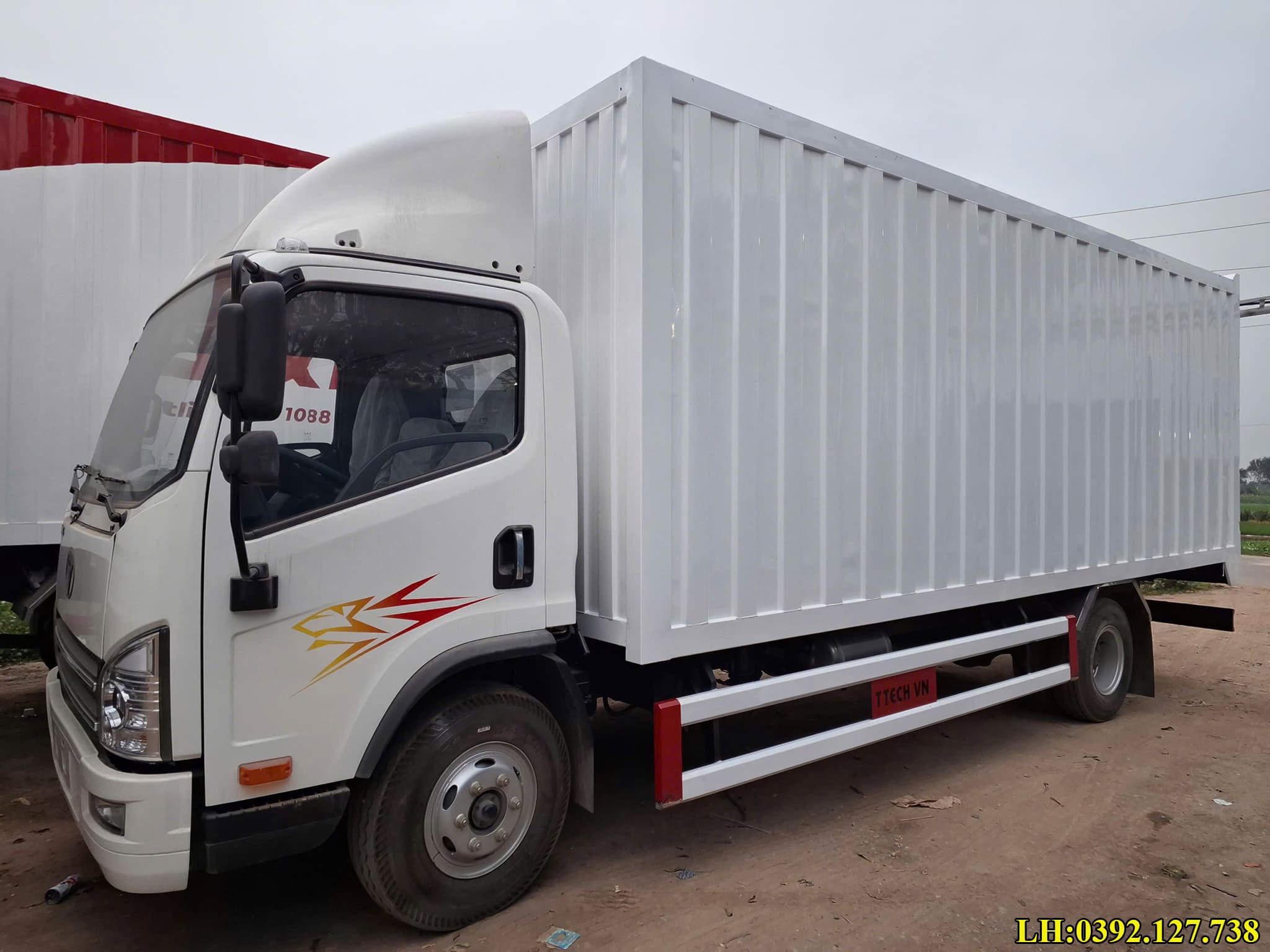 FAW Tiger 8 tấn thùng kín
