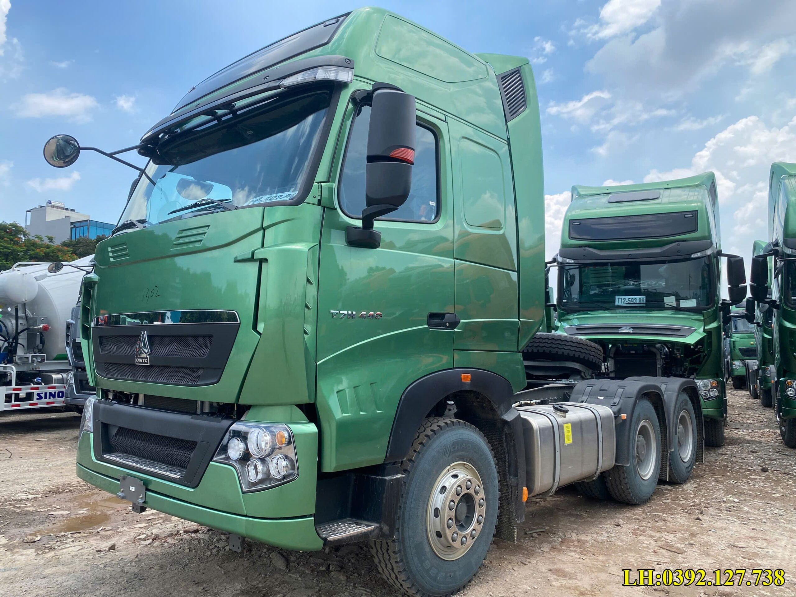Đầu kéo Sitrak 440HP cầu láp