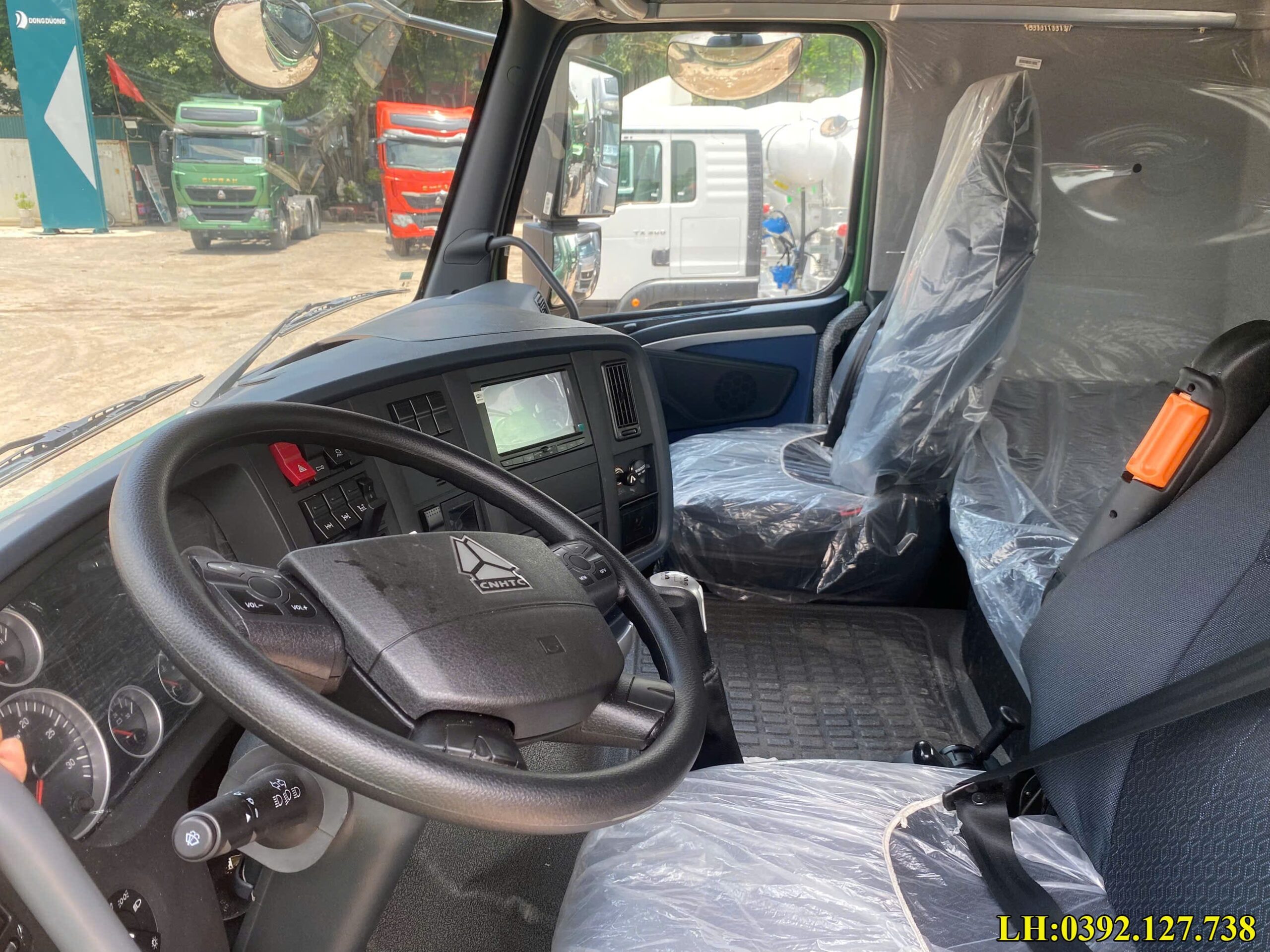 Nội thất đầu kéo Howo Sitrak 440HP