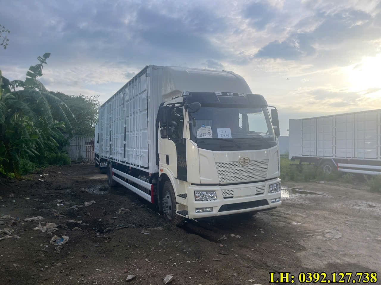 xe tải faw 2 chân thùng kín