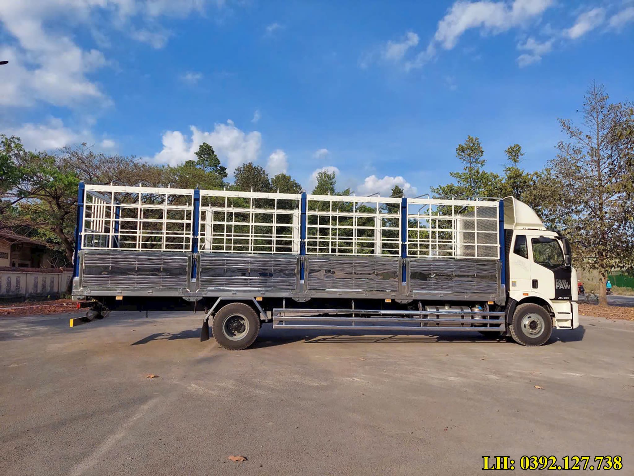 xe tải FAW 7 tấn thùng mui bạt