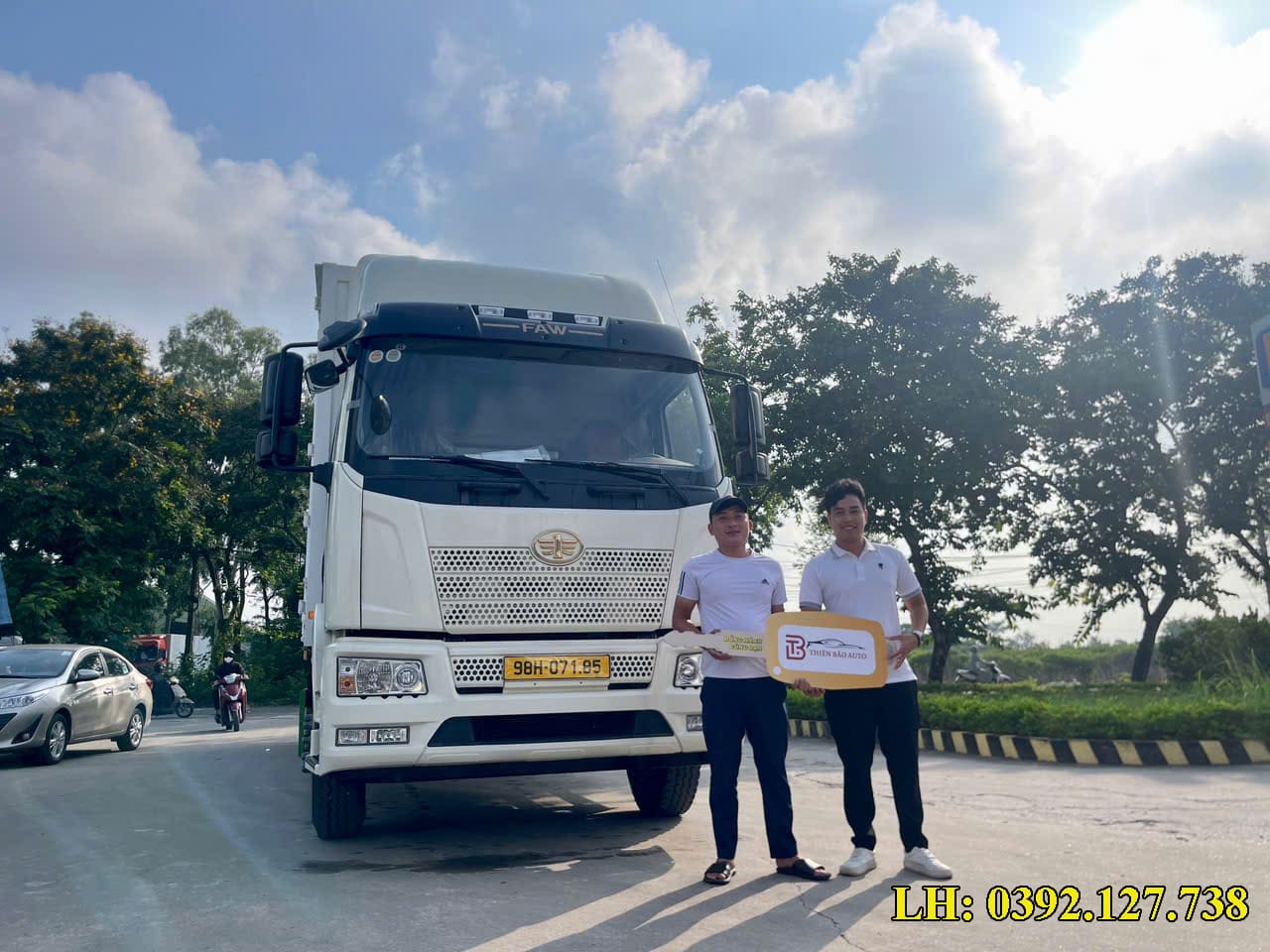 bàn giao xe tải faw 8 tấn thùng kín tại Quảng Ngãi
