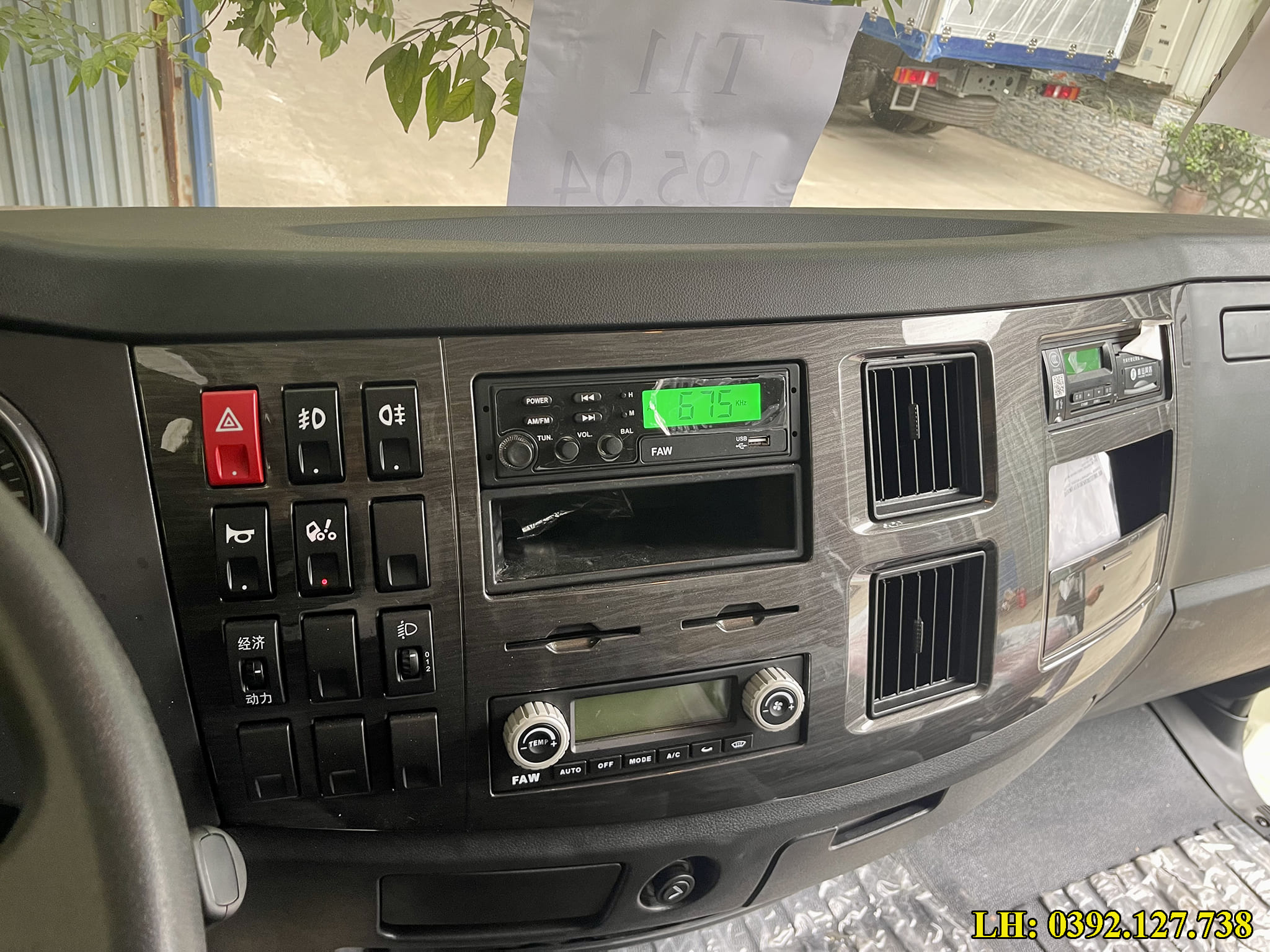 radio cabin J6L