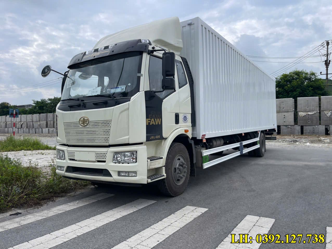 xe tải faw 8 tấn thùng kín tại Kon Tum