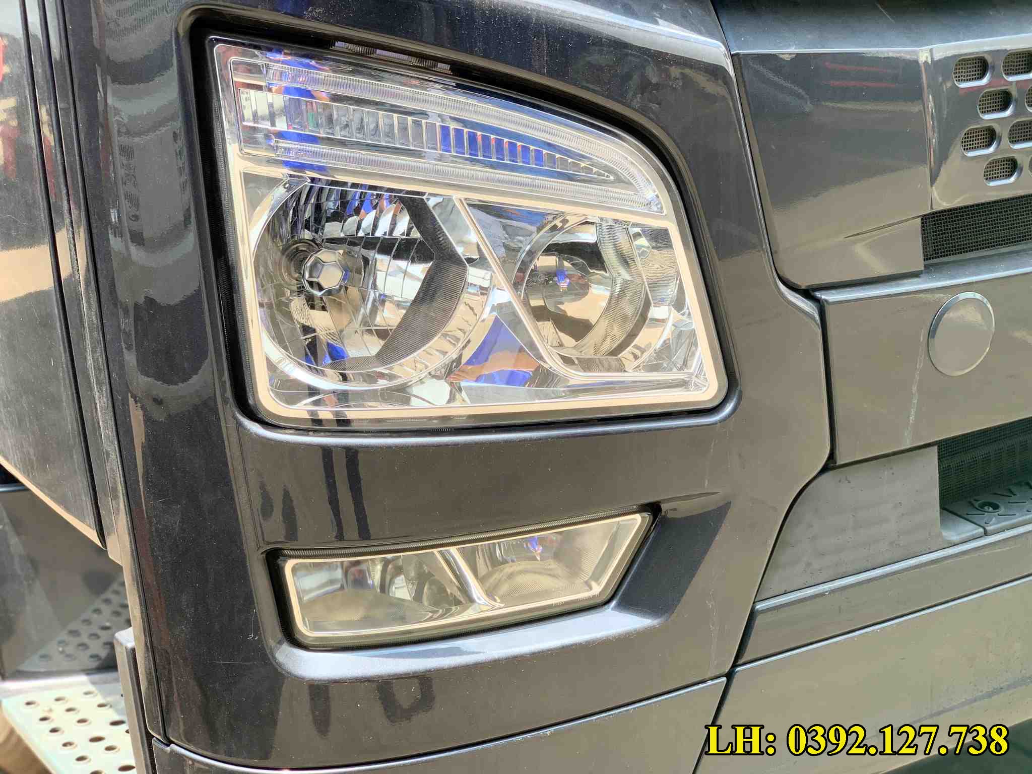 đèn LED pha faw 4 chân
