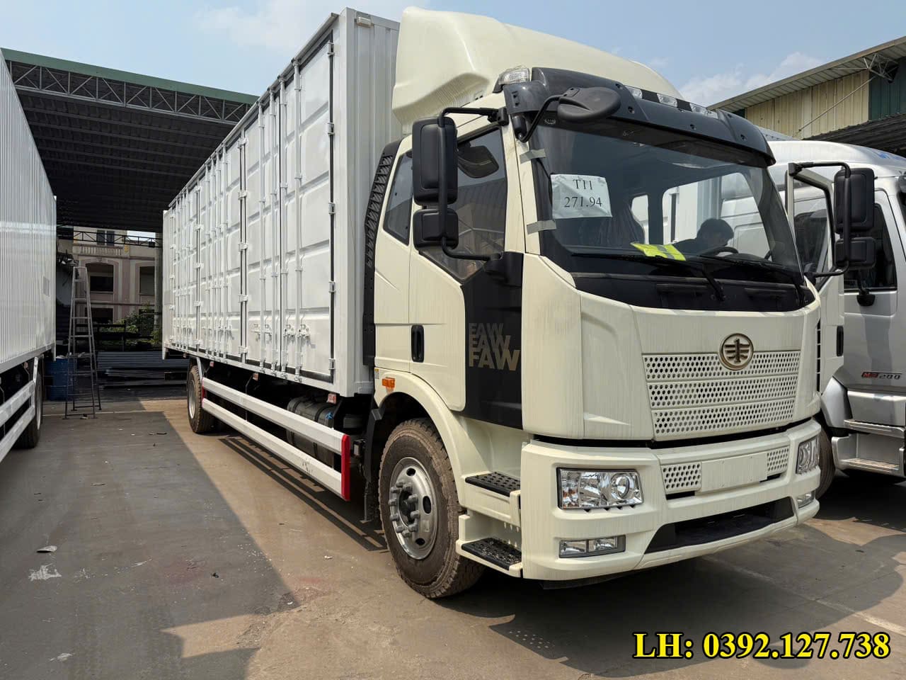 faw 8 tấn thùng kín