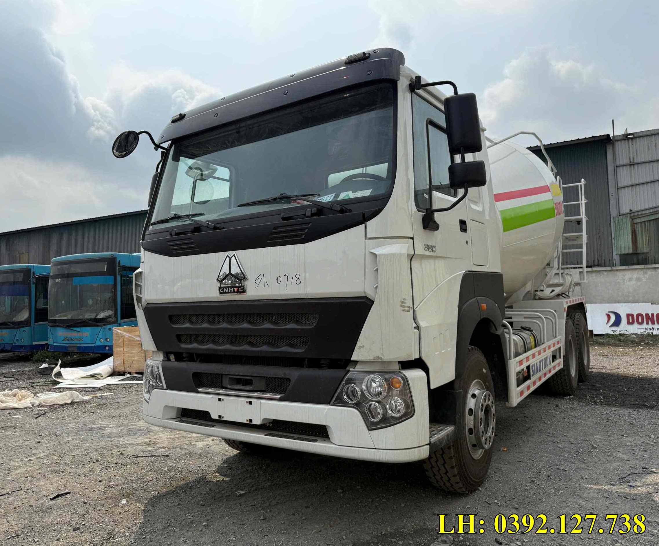 xe trộn bê tông 12 khối howo