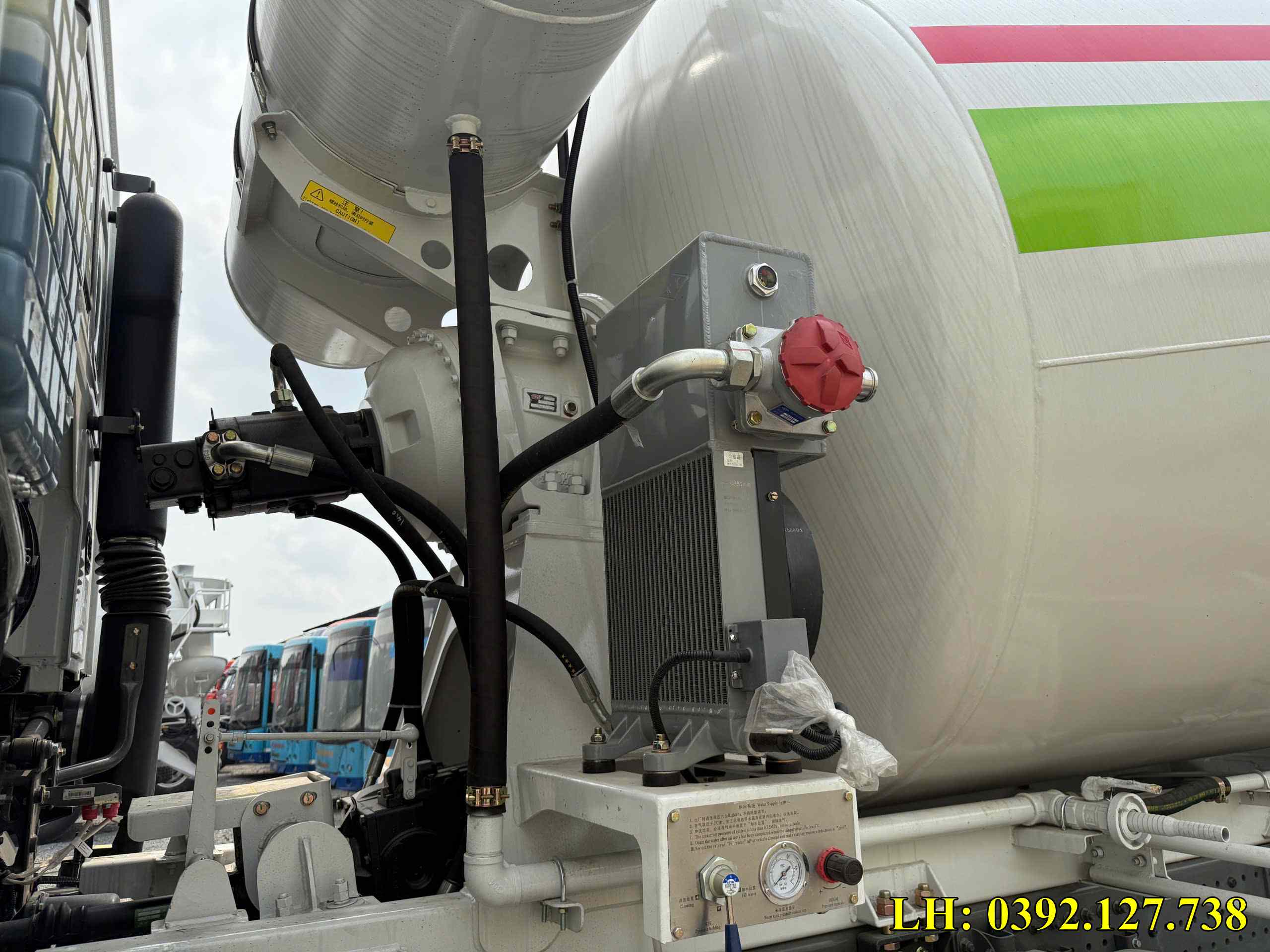 hệ thống làm mát dầu thuỷ lực trên xe trộn howo
